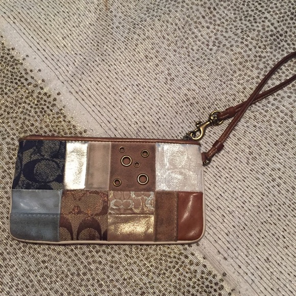 Coach Handbags - Coach Patchworks Wristlet Coach Handbags - Coach Patchworks Wristlet